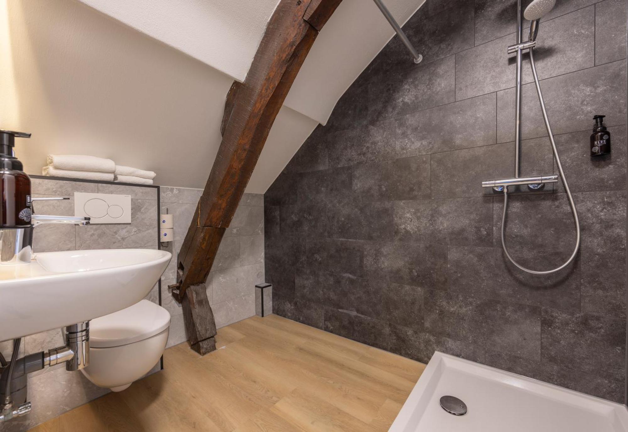 Small Double Room with Shower,1658749143:JPEG